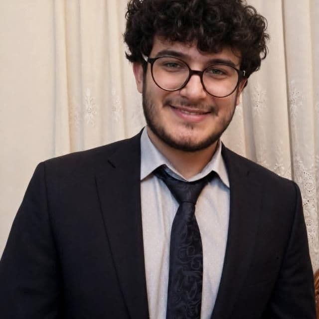 أسامة عزيزية